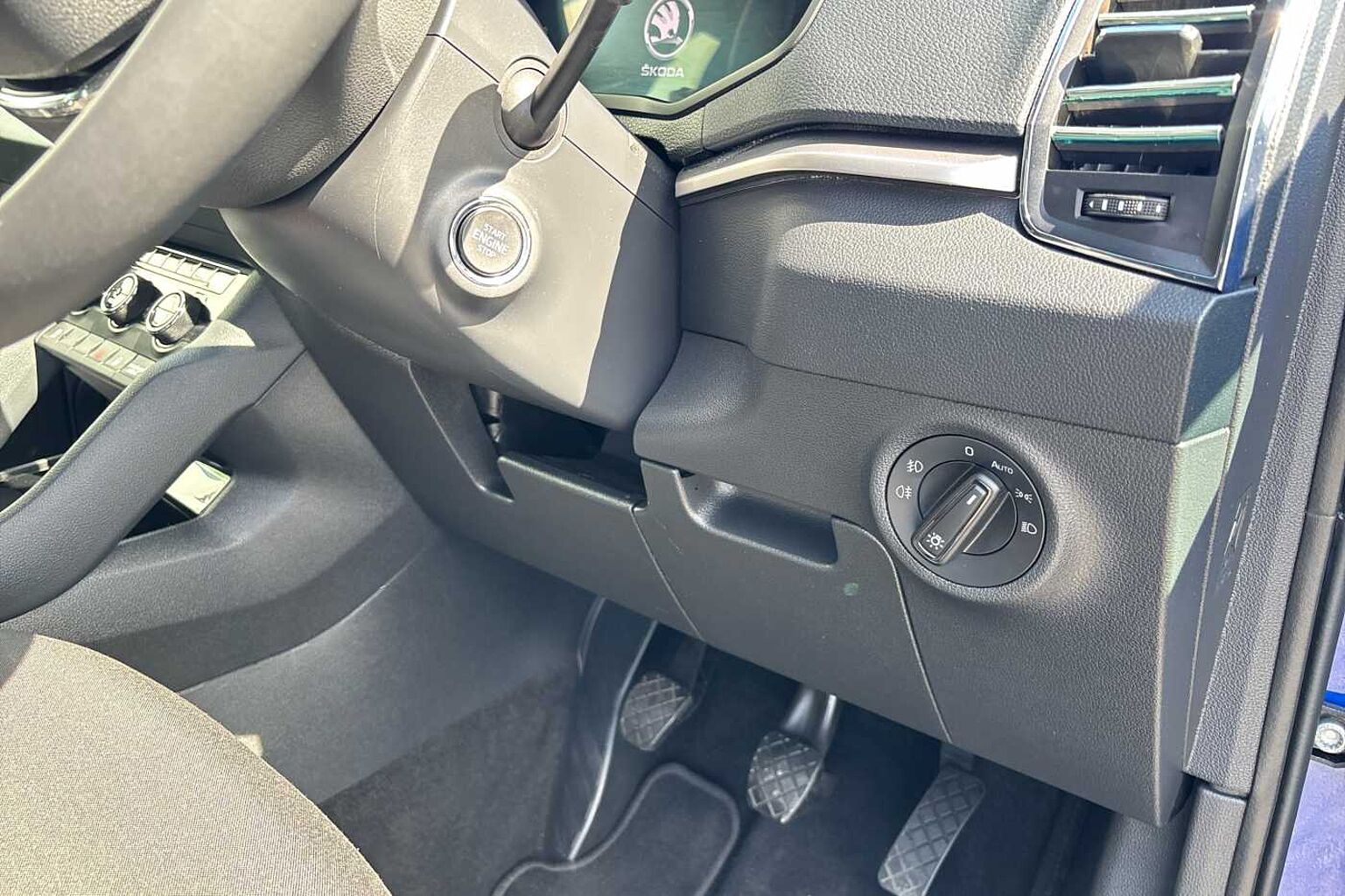SKODA KAROQ 1.5 TSI SE Drive 5dr