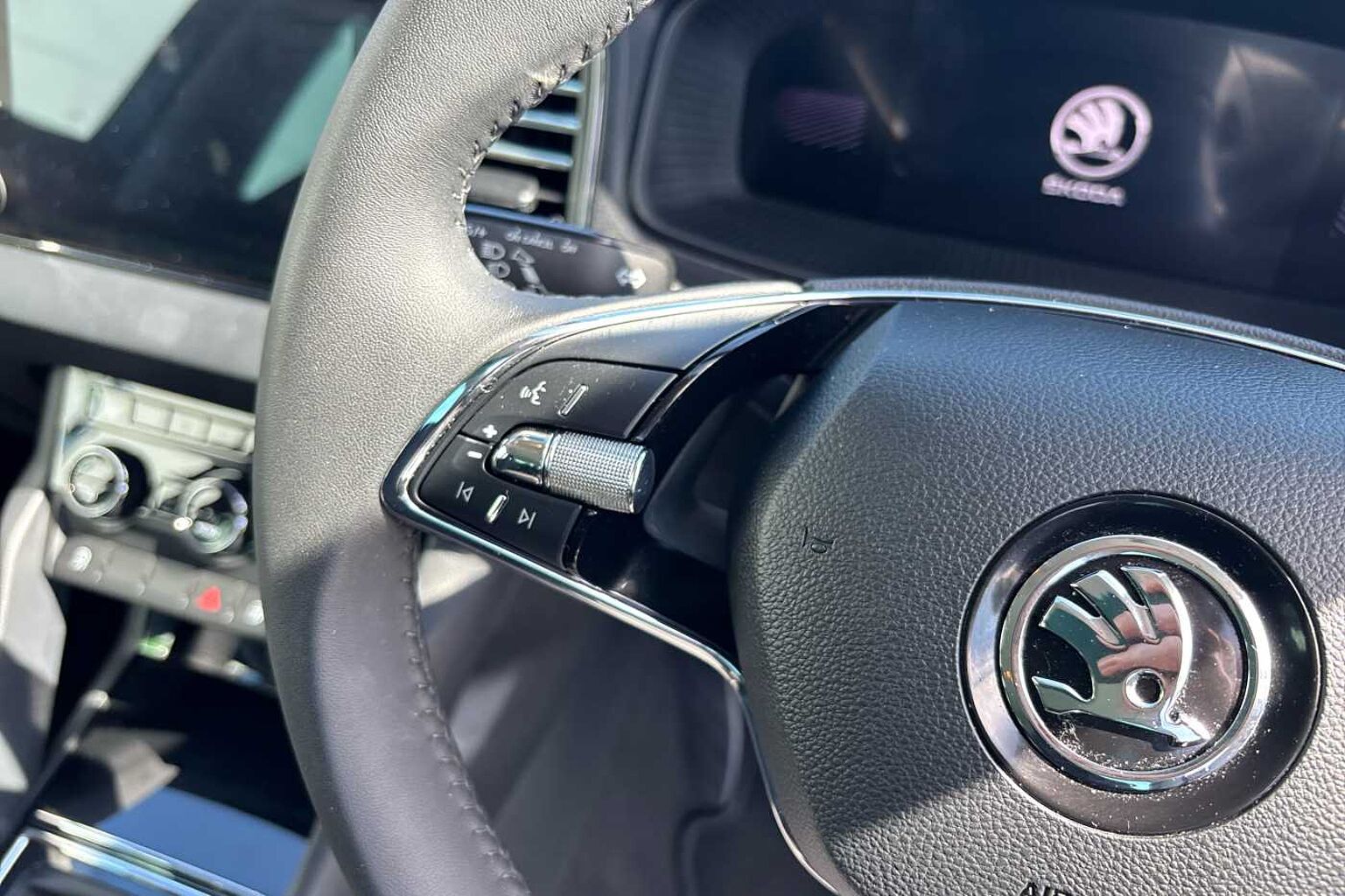 SKODA KAROQ 1.5 TSI SE Drive 5dr