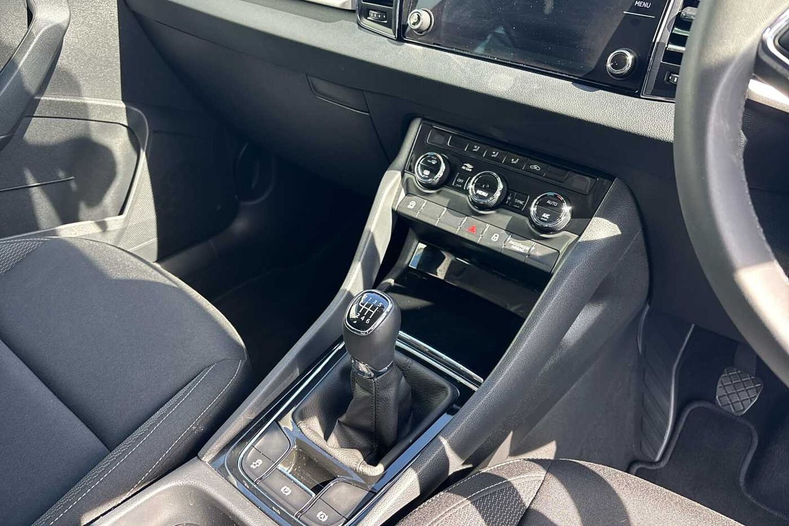 SKODA KAROQ 1.5 TSI SE Drive 5dr