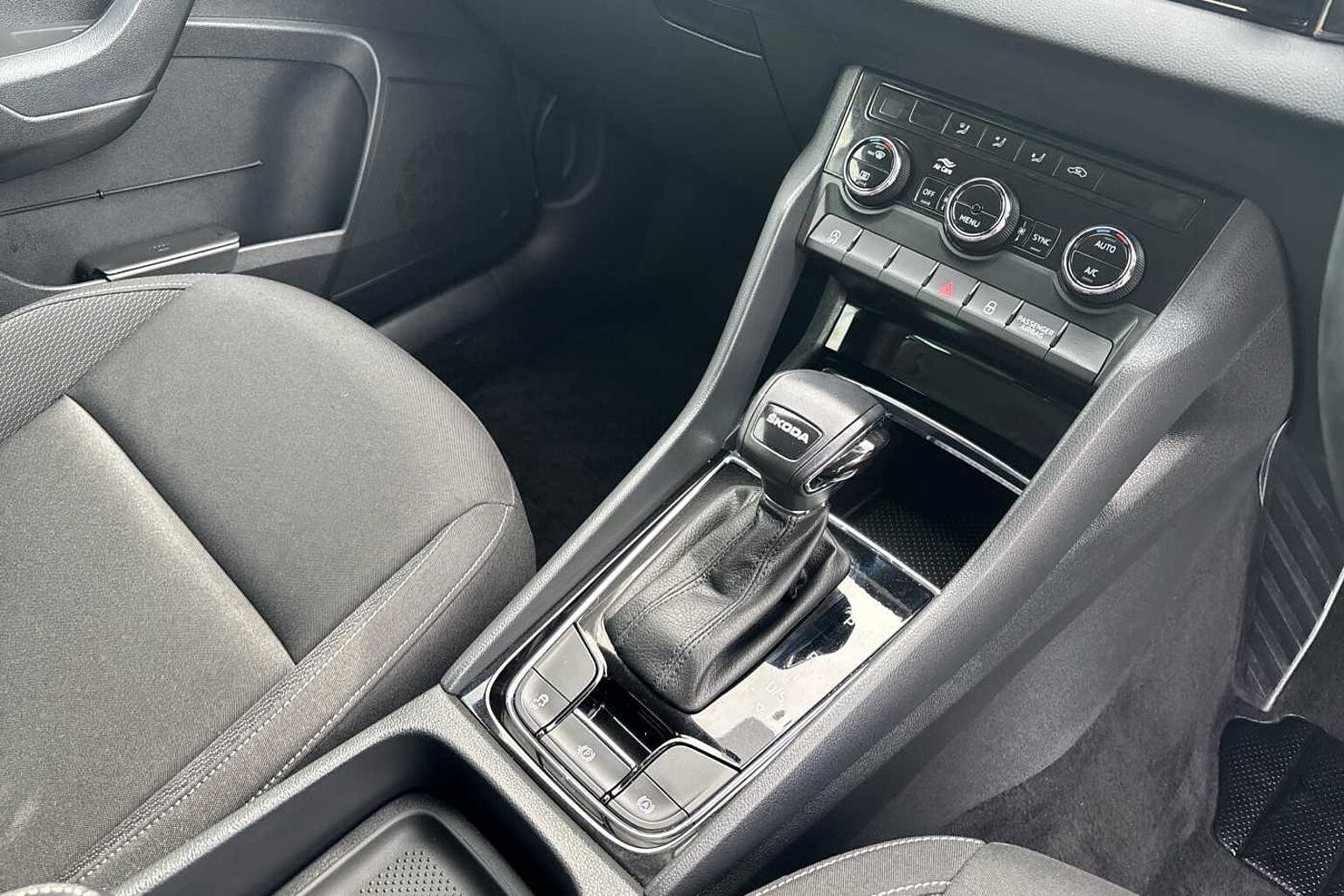 SKODA KAROQ 1.5 TSI SE Drive 5dr DSG