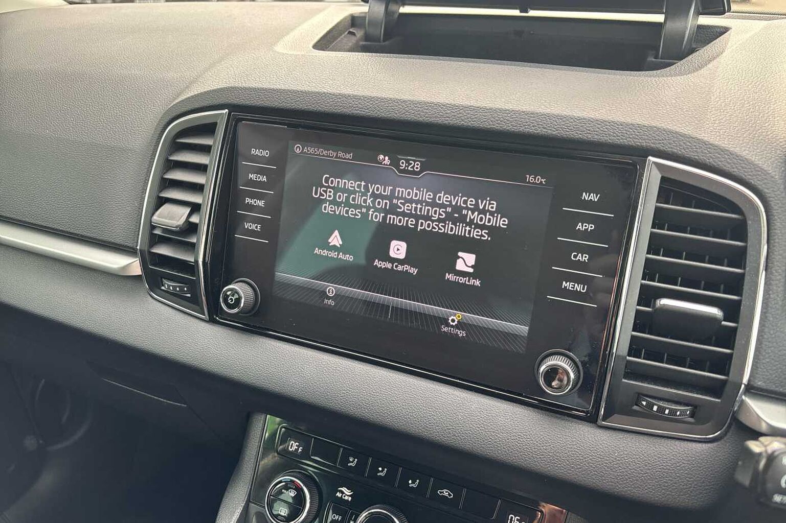 SKODA KAROQ 1.5 TSI SE Drive 5dr DSG