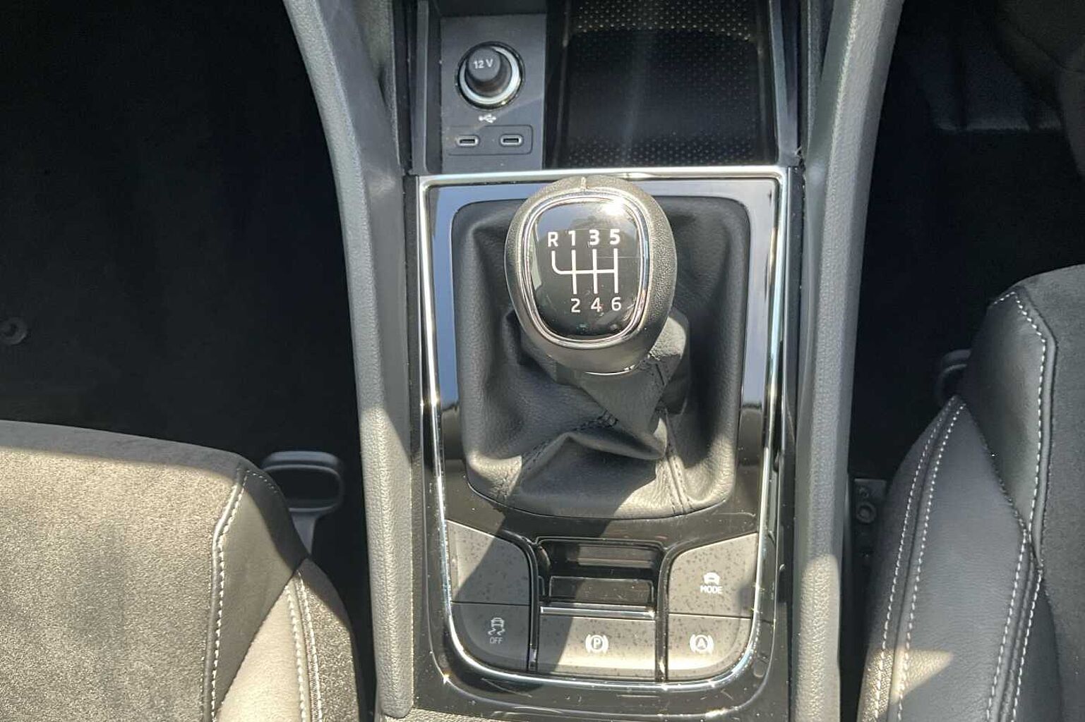 SKODA KAROQ 1.5 TSI SE L 5dr